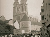 Pod zidom 1935. godine